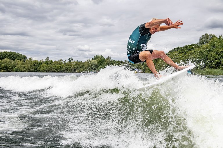 Robert Donaldson at the 2022 Malibu Boats UK Wakesurf Nationals